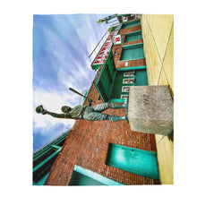 Load image into Gallery viewer, Yaz Statue Blanket